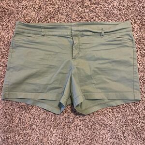 Old-navy Women's Green and Khaki Shorts Size 8 Great condition